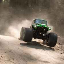 Team Losi Grave Digger Monster Truck LMT Solid Axle 4WD 1/10 RTR Verde (art. LOS04021T1)