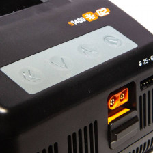Spektrum Carica batteria Smart S1400 G2 AC 220V per Li-Po 1-6S 1x400W (art. SPMXC2040I)