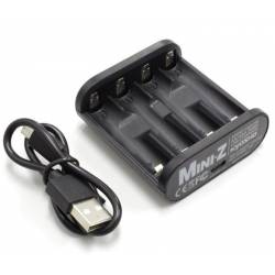 Kyosho Caricabatterie Speed House USB Mini-Z adatto per batterie Stilo AA e Ministilo AAA (art. 71999)