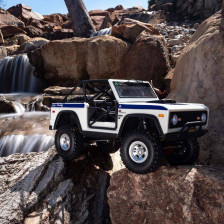 Axial Automodello SCX10 III Early Ford Bronco 4WD RTR scala 1/10 Bianco (art. AXI03014BT2)
