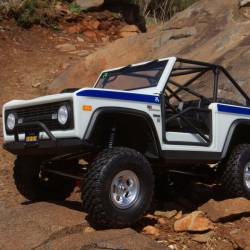 Axial Automodello SCX10 III Early Ford Bronco 4WD RTR scala 1/10 Bianco (art. AXI03014BT2)