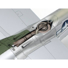 Tamiya Aereo da caccia bimotore Lockheed P-38 J Lightning kit di montaggio scala 1/48 (art. TA61123)