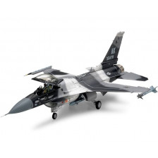 Tamiya F-16C/N Aggressor / Adversary kit di montaggio scala 1/48 (art. TA61106)