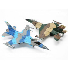 Tamiya F-16C/N Aggressor / Adversary kit di montaggio scala 1/48 (art. TA61106)