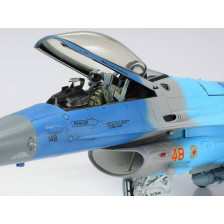 Tamiya F-16C/N Aggressor / Adversary kit di montaggio scala 1/48 (art. TA61106)