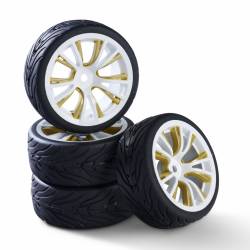 Carson Treno gomme Touring 1/10 On-Road Design M Confezione da 4 pezzi montati su Cerchi White Gold (art. 500900184)