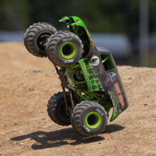 Team Losi Automodello Monster Truck Grave Digger 4WD Scala 1/18 Mini LMT Brushed Versione RTR (art. LOS01026T1)