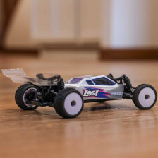 Team Losi Micro-B 2S 2WD Race Buggy RTR Scala 1/24 Batteria e caricabatteria inclusi Silver (art. LOS00007T2)