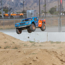Losi 1/5 5IVE-TE 3.0 Electric 4WD Desert Truck RTR | LOS05022