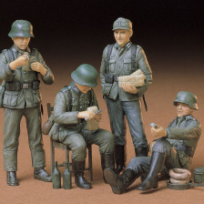Tamiya Soldati Tedeschi a Riposo 1/35 TA35129 EAN 4950344082841
